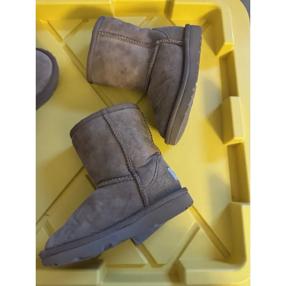 UGG Little Kids Classic II Boot Sz 9 Chestnut Brown